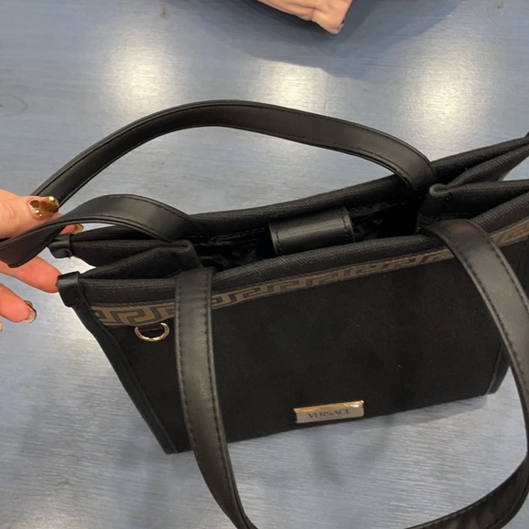 Versace Black and Gold Women's Bag - Picture 2 of 4